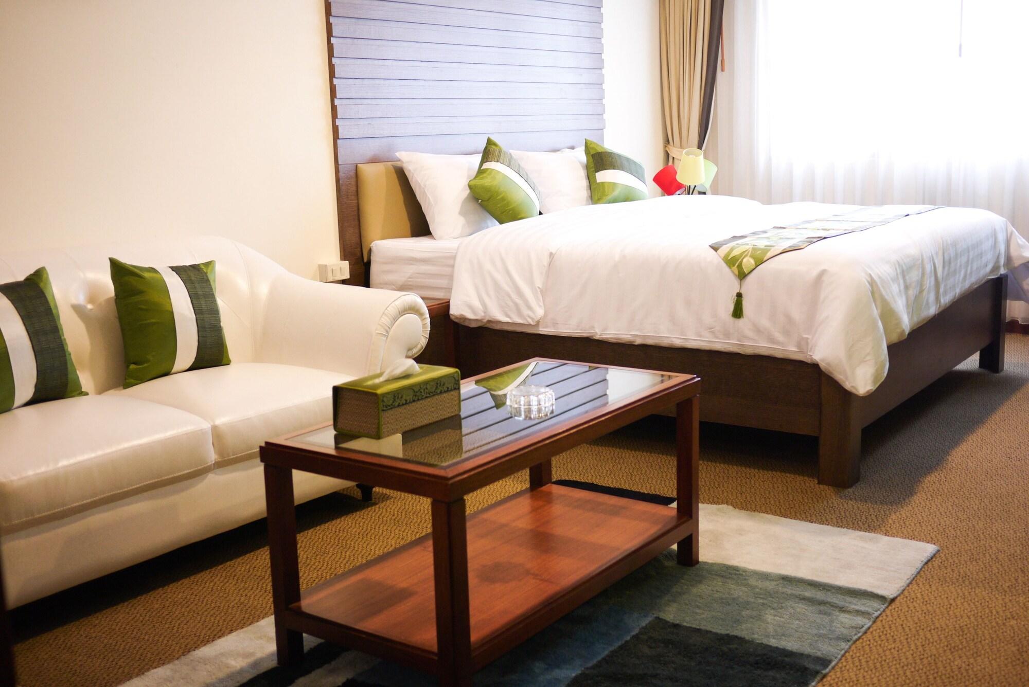 Triple 8 Inn Bangkok Ngoại thất bức ảnh