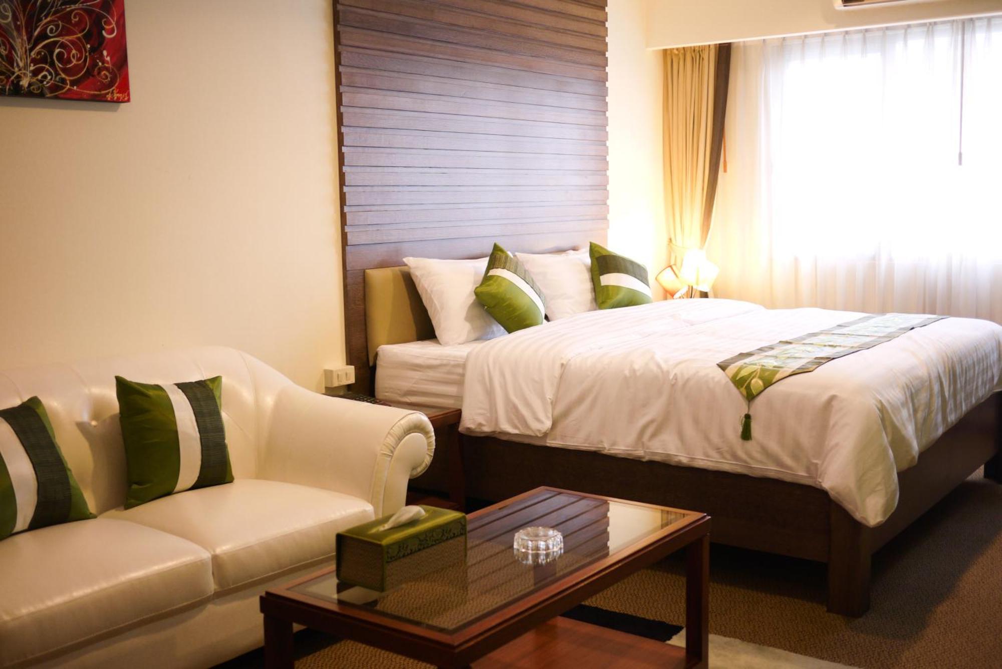 Triple 8 Inn Bangkok Ngoại thất bức ảnh