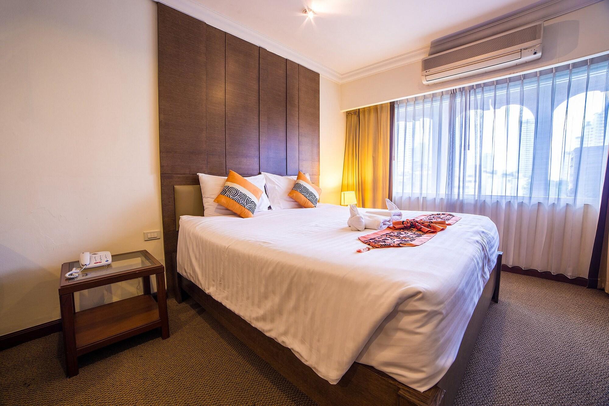 Triple 8 Inn Bangkok Ngoại thất bức ảnh
