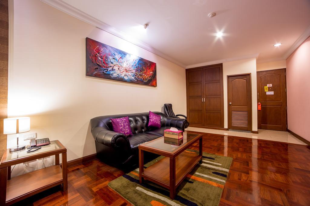 Triple 8 Inn Bangkok Ngoại thất bức ảnh
