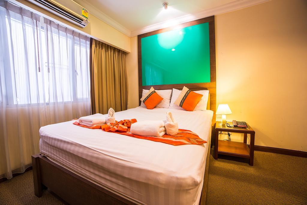 Triple 8 Inn Bangkok Ngoại thất bức ảnh
