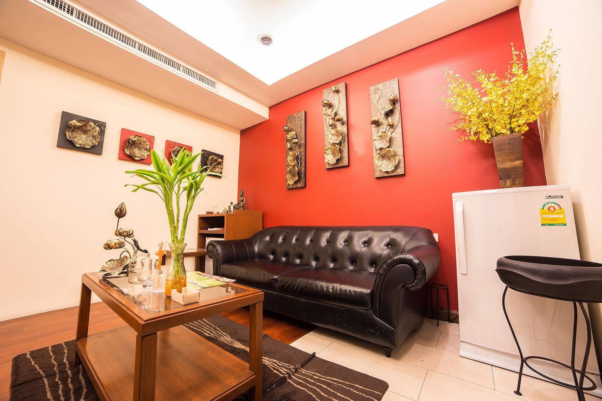 Triple 8 Inn Bangkok Ngoại thất bức ảnh