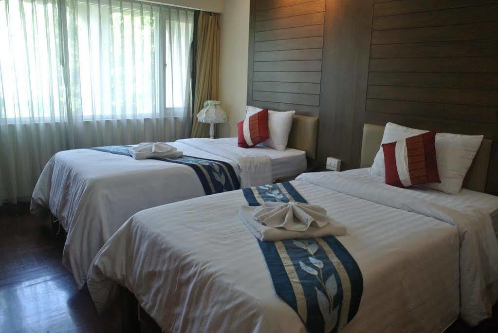 Triple 8 Inn Bangkok Ngoại thất bức ảnh