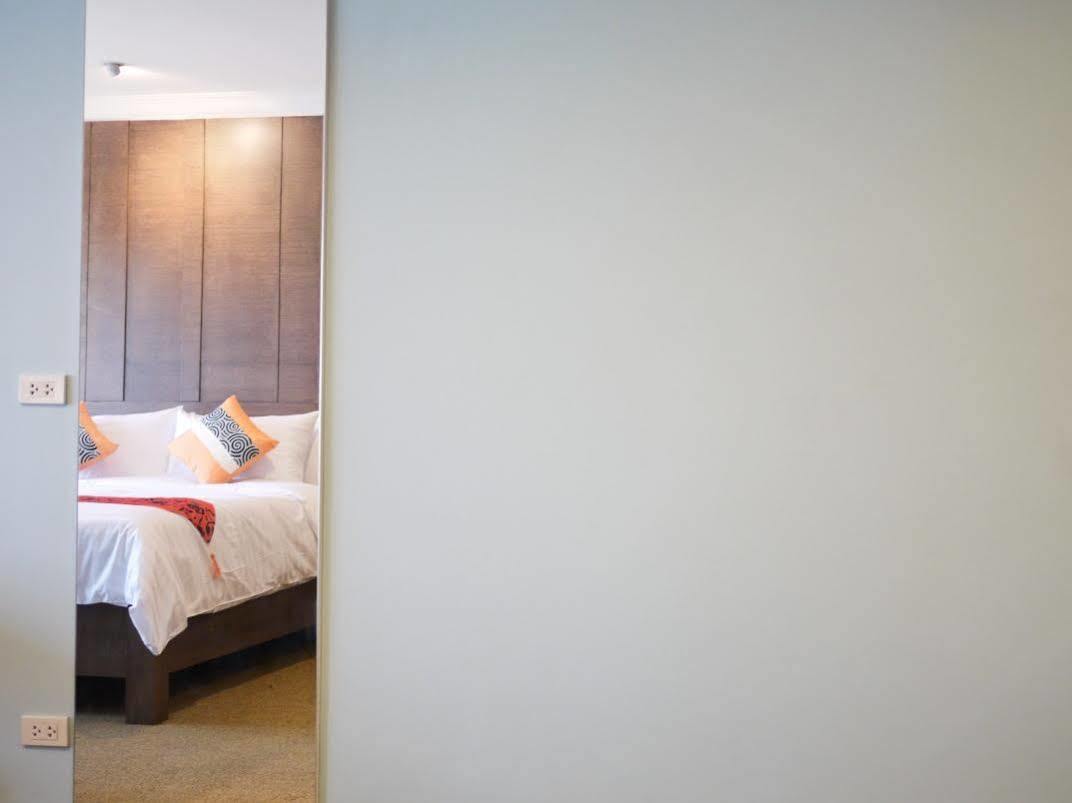 Triple 8 Inn Bangkok Ngoại thất bức ảnh